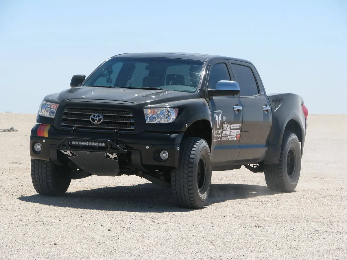 2007-2013 Tundra Off Road Fiberglass One Piece 1
