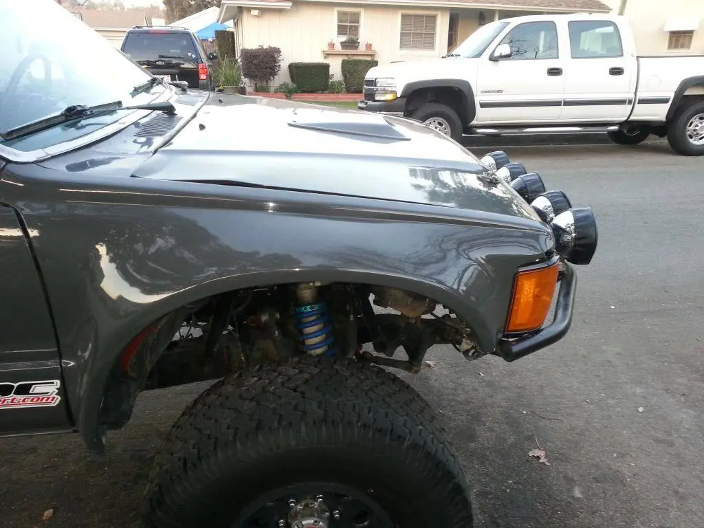 84-88 Toyota 4Runner 3" Bulge Off Road Fiberglass Fenders 1