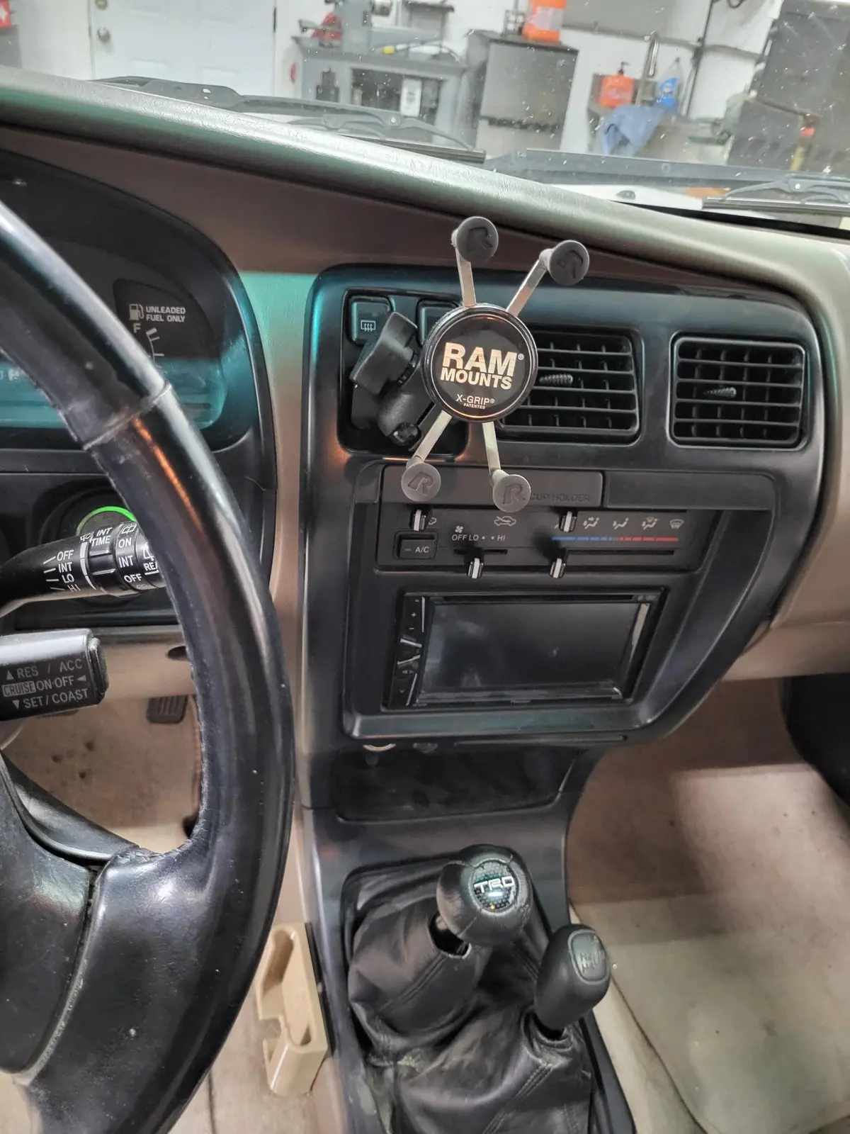 1996-2002 3Rd Gen 4Runner Billet Clock Ram Mount 1