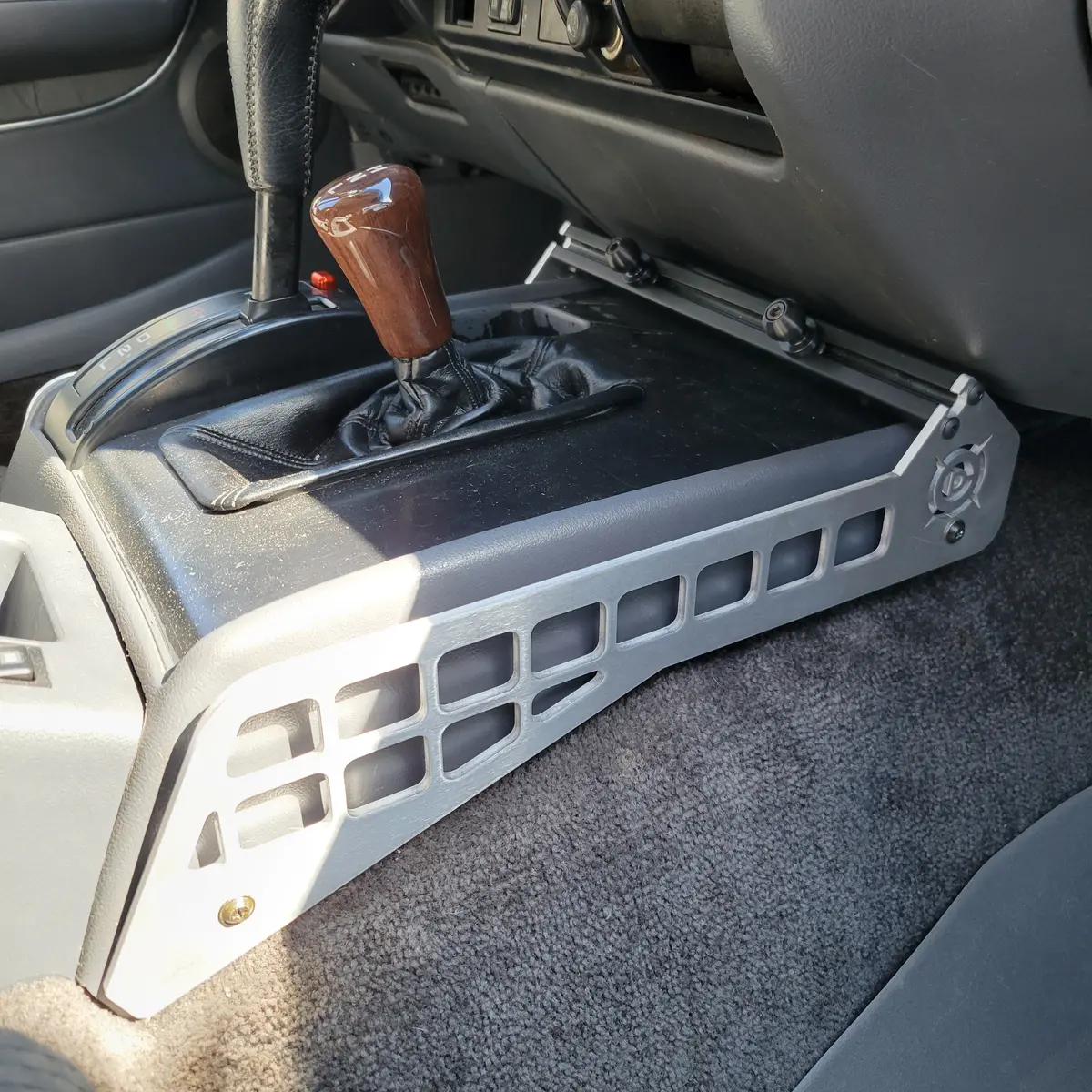 1991-1994 80 Series Land Cruiser Center Console Mount 1