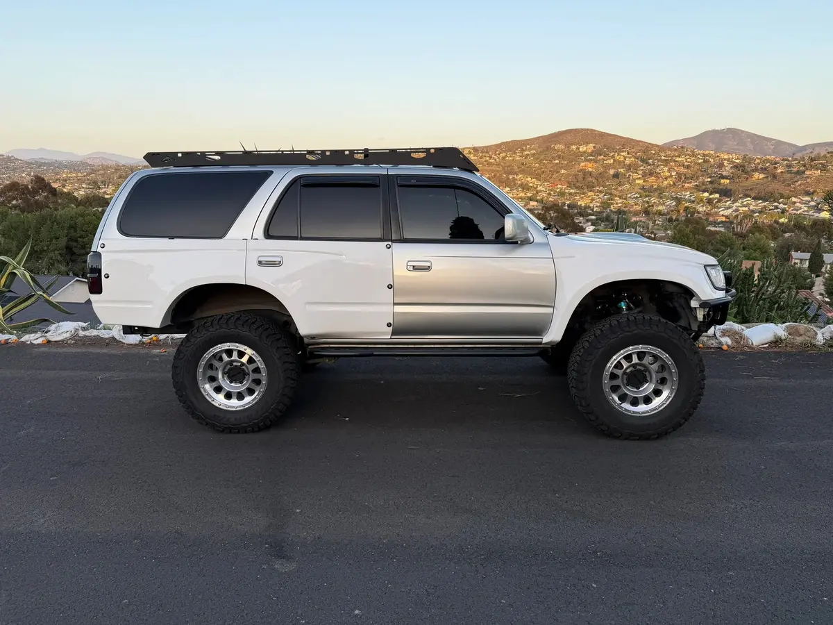 1996-2002 4Runner 4.5" Flare Off Road Fiberglass Bedsides 1