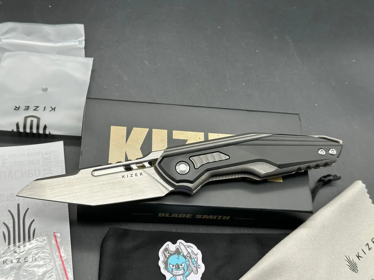 Kizer Zero Black/Gray Titanium/Aluminum Handle S45vn Reverse Tanto Plain Edge 1