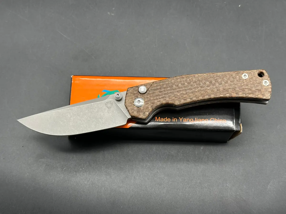 Sixleaf Sl-18 Rattlesnake Design, Button Lock, Micarta Scales, D2 Blade 1