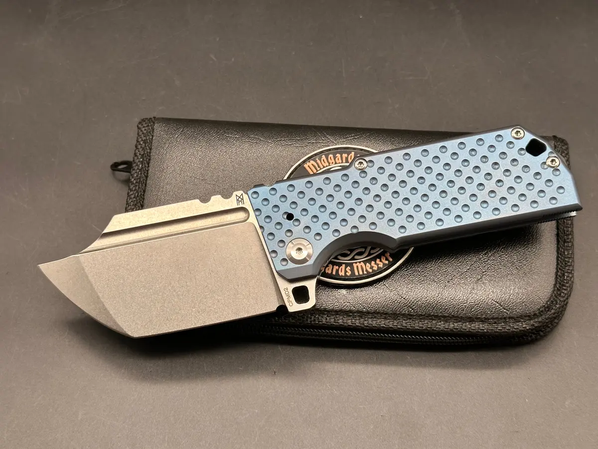Midgards Messer - Thunrar/Blue Textured Milled Ti Frame/Clip Point/Satin Cpm-D2 1