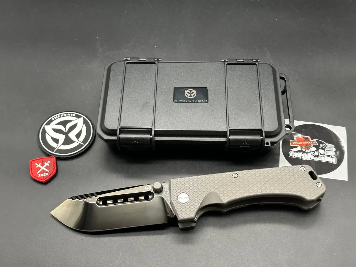 Pmp Knives - Ultimate Alpha Beast/Grey Diamond Frag Milled Ti Handle/Clip Point/Semi-Mirror Dlc Cpm-D2 1
