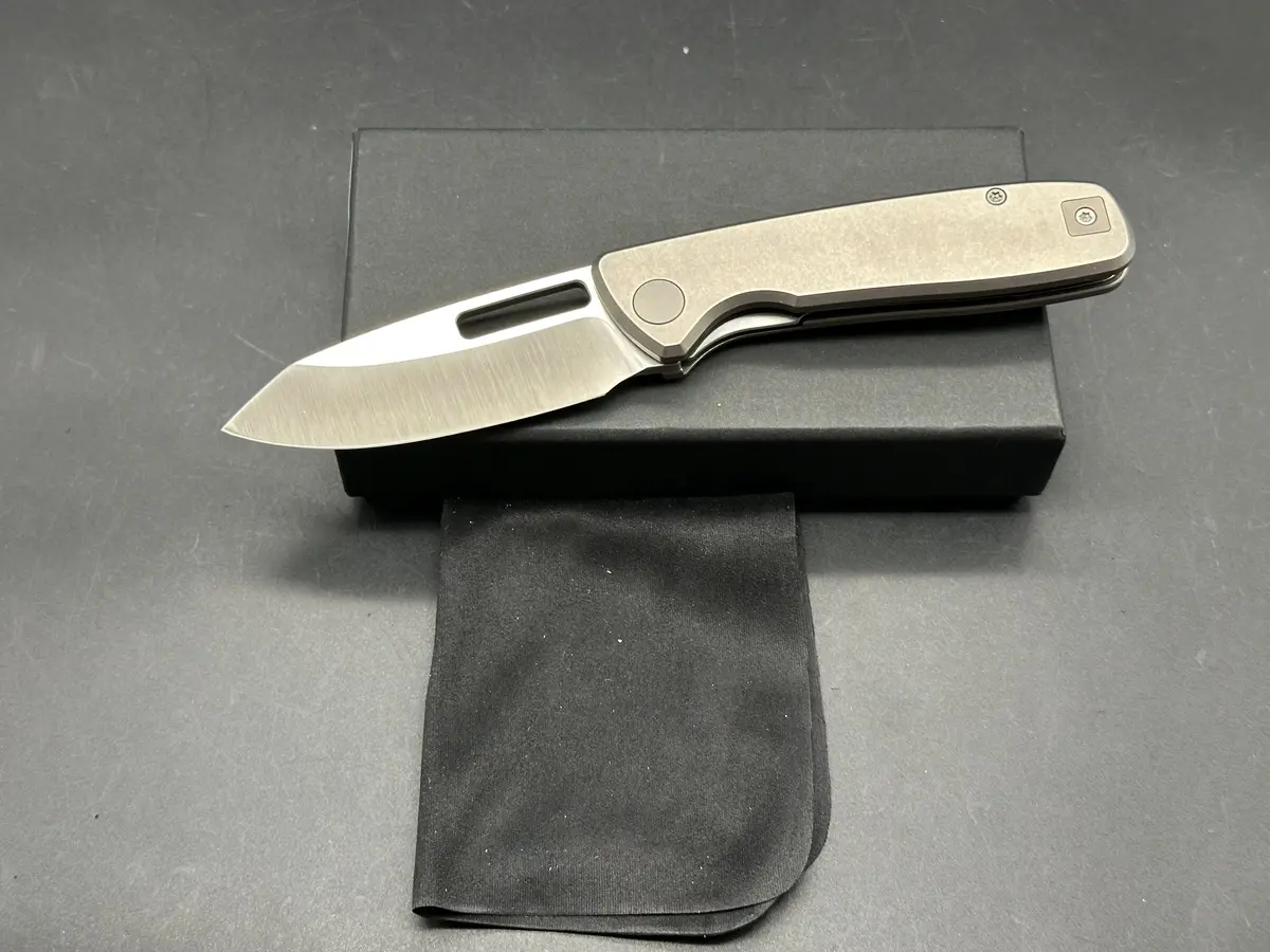Bridgeport 395 Ll, 3" Cpm 20Cv Stonewash Blade With Stonewash Titanium Handle 1