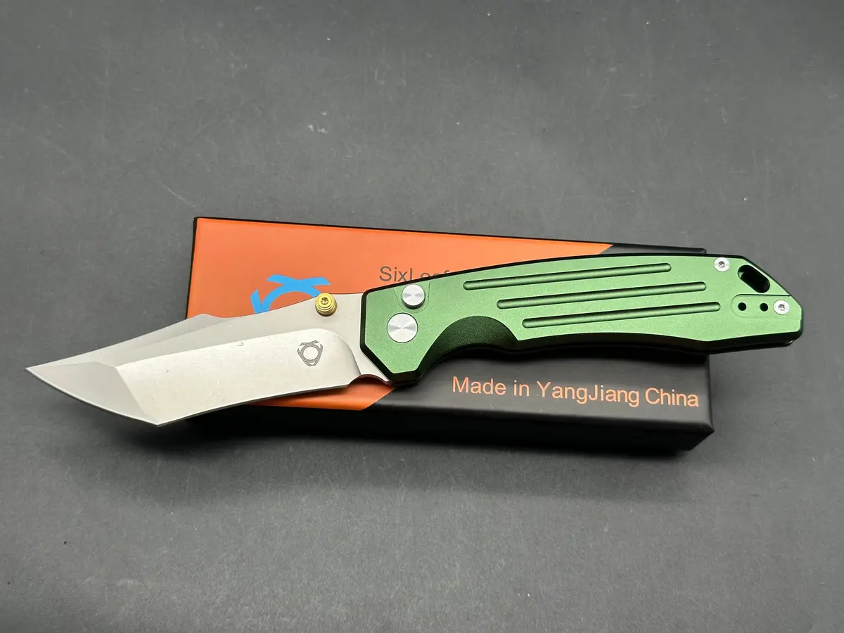 Sixleaf Sl-82 Gr  Button Lock, Green Anodized Aluminum Scales, 14C28n Blade 1