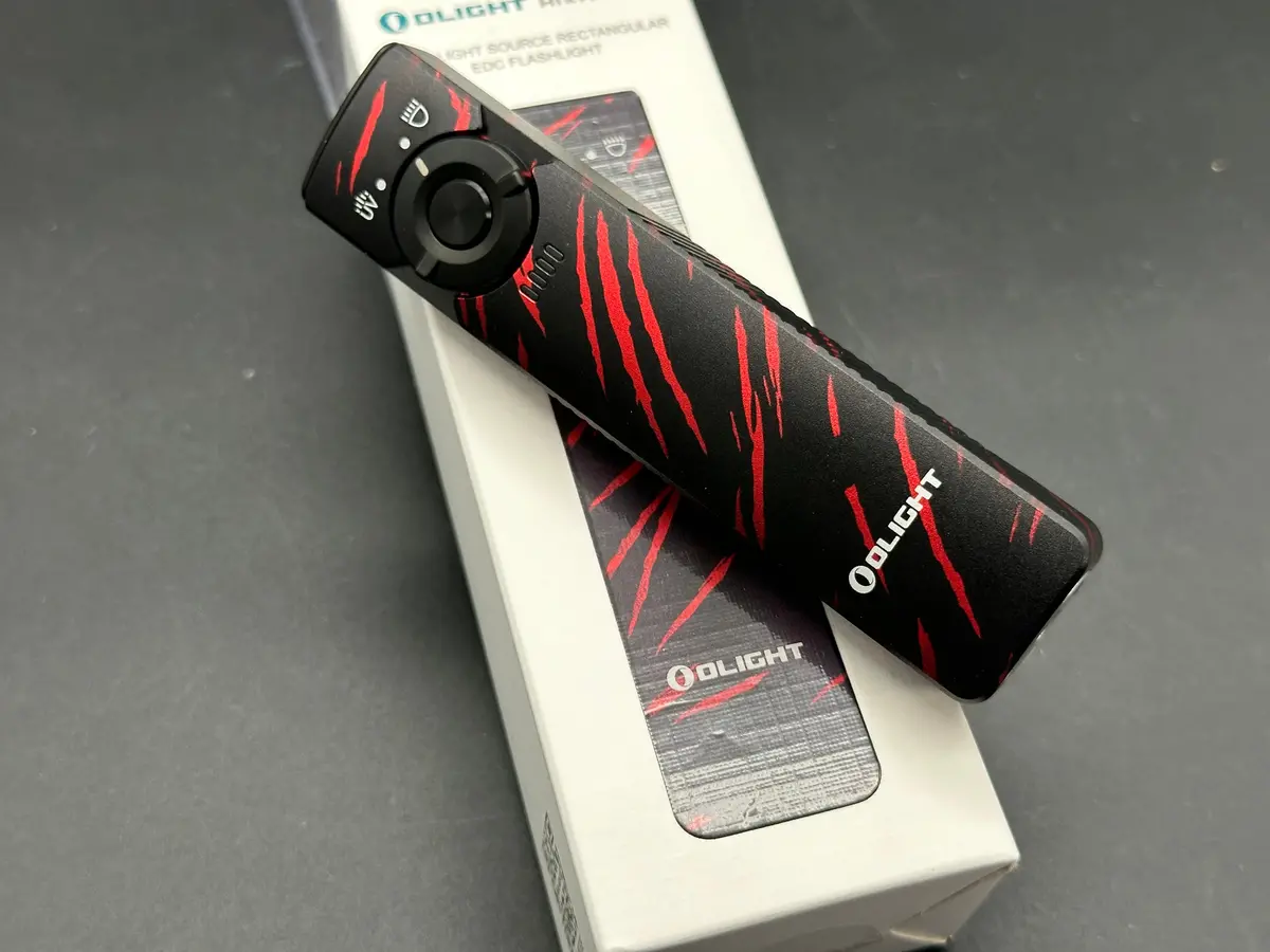 Olight Arkfeld Uv White Light And Uv Dual Light Sources 1