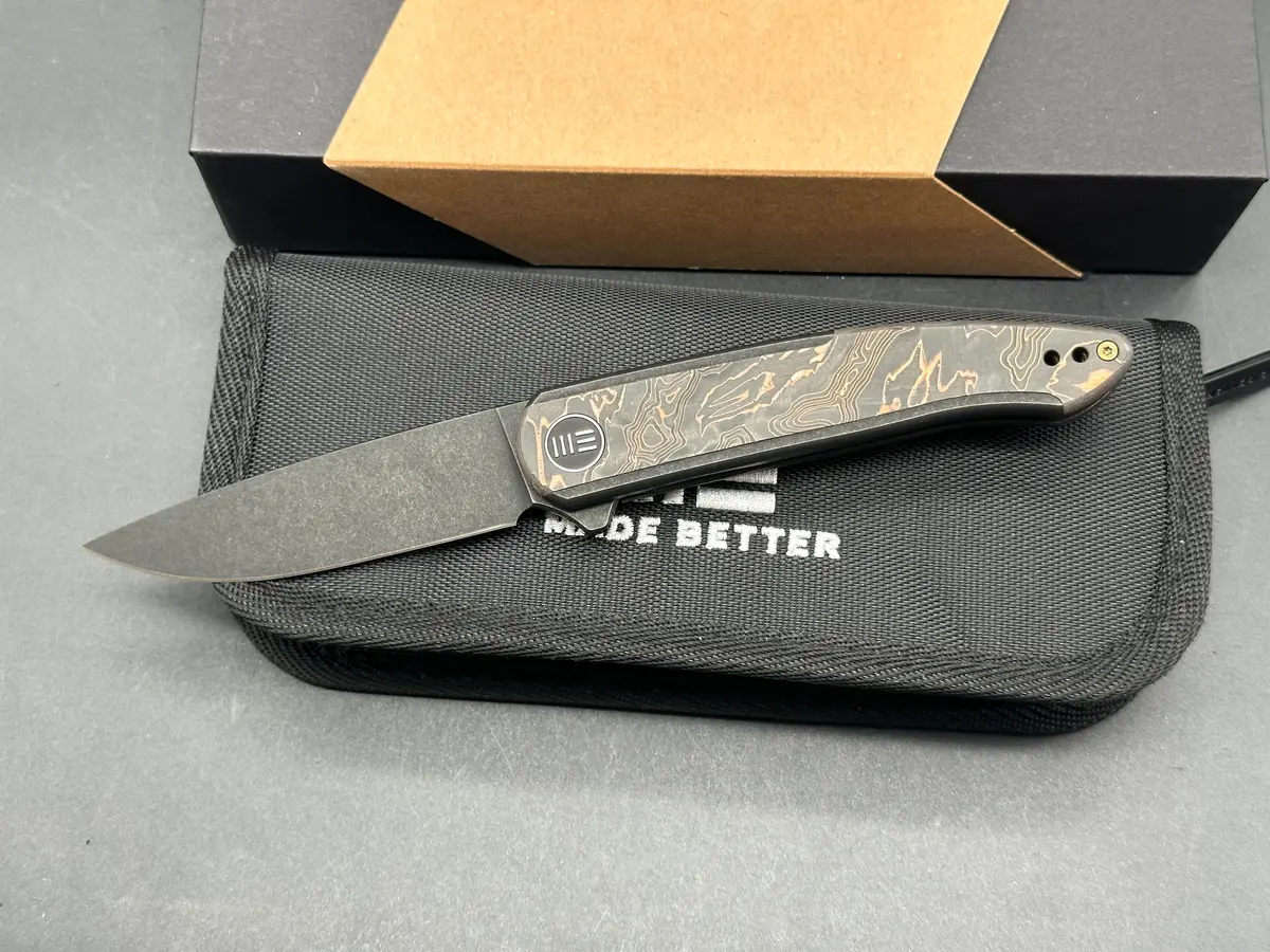 We Knife Smooth Sentinel Frame Lock Knife Black Titanium/Copper Cf 1