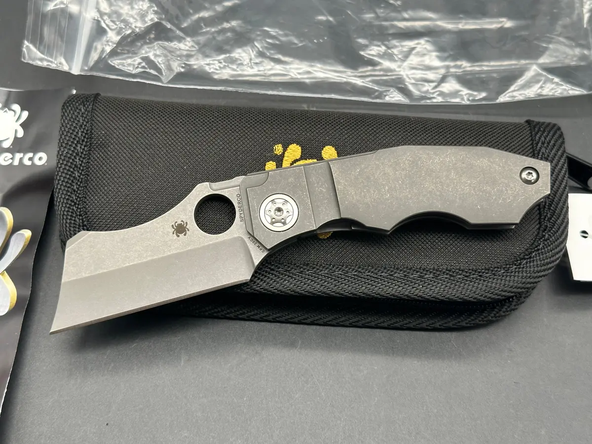 Spyderco Stovepipe (C260tip), Dark Stonewashed Hollow Ground Cpm-20Cv Cleaver Blade, Dark Stonewashed Titanium Handles 1