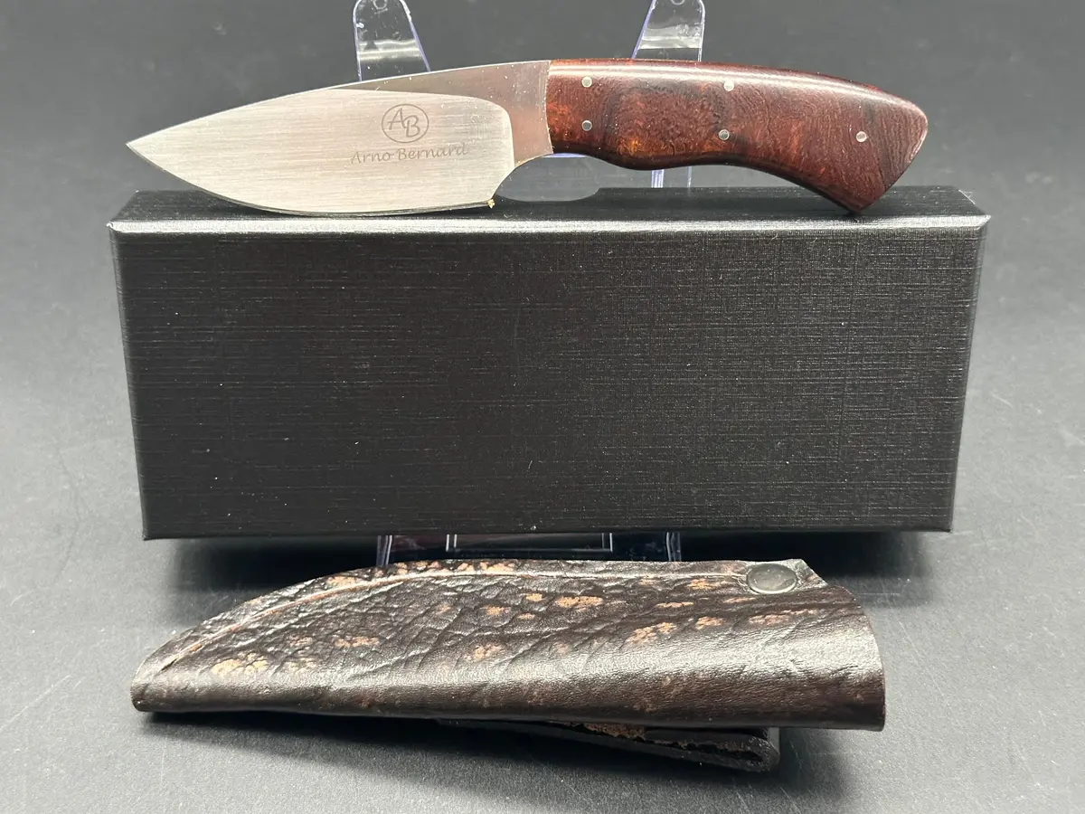 Arno Bernard Gecko - Walnut Handle/Alligator Sheath 1