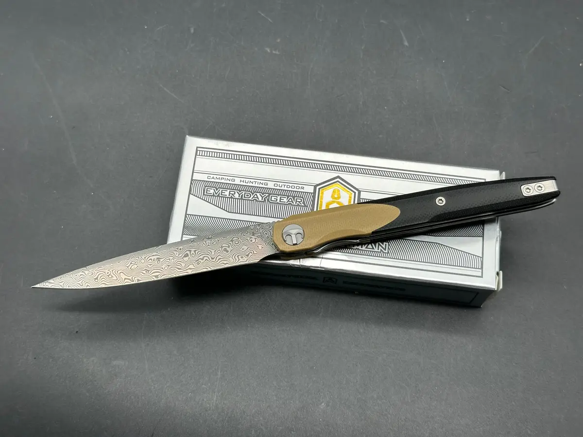 Bestechman Lanza Folding Knife Khaki/Black G10 Handle Damascus Plain Edge 1
