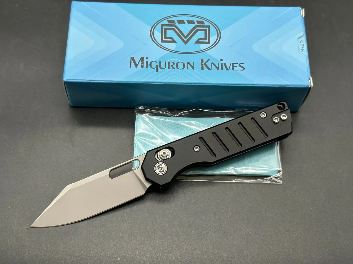 Miguron Gatov 2.81" D2 Sandblasted Blade With Black Aluminum Scales 1