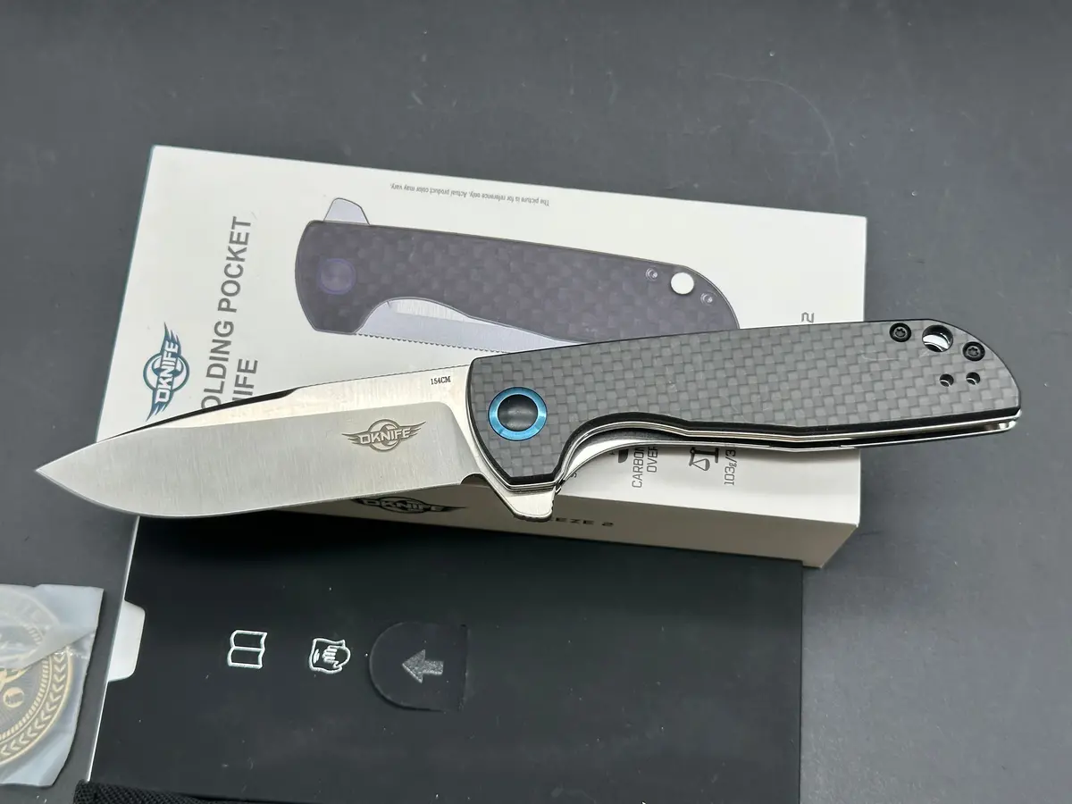 Olight Oknife Freeze 2 Liner Lock Knife Carbon Fiber (3.5" Satin) 1