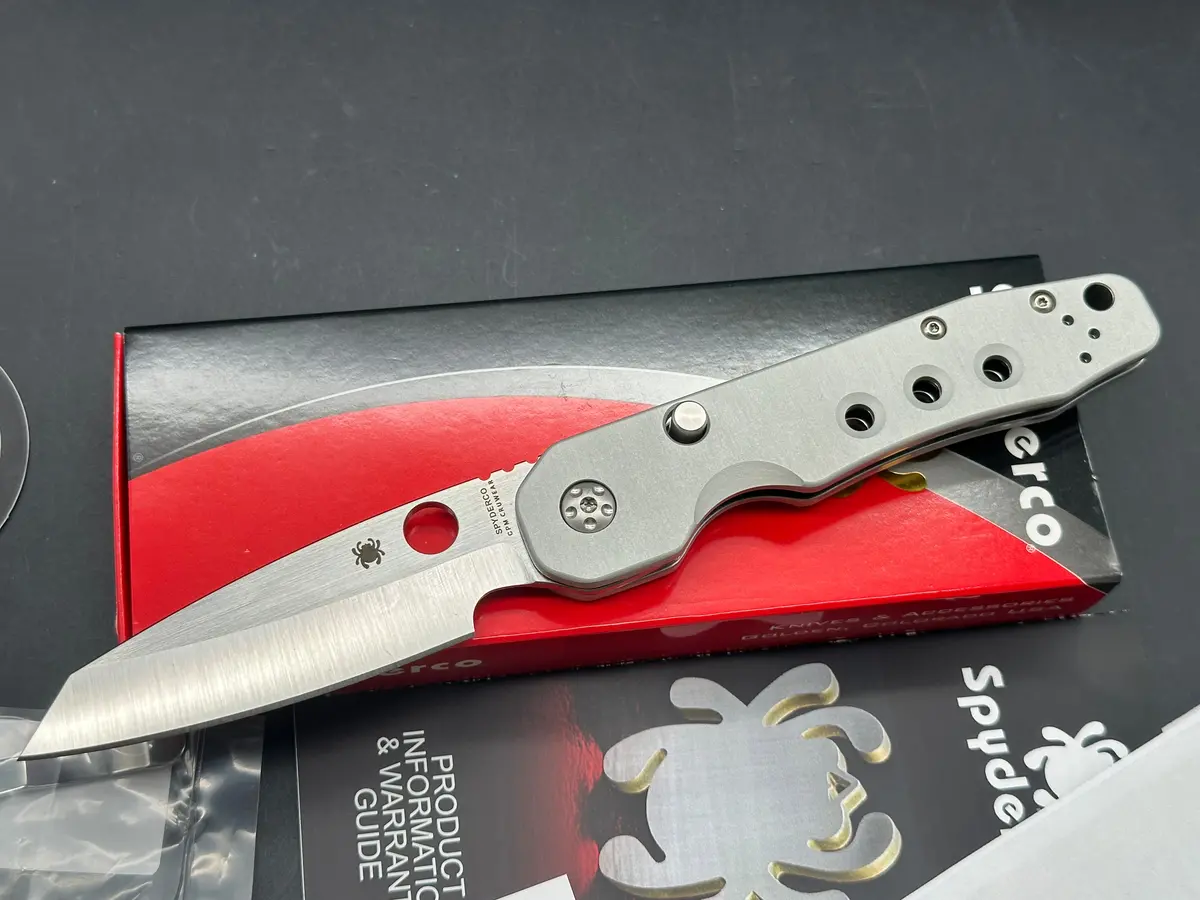 Spyderco Smock Special Edition 3.45 Inch Cpm Cruwear Satin Blade With Blasted Anodized Aluminum Scales 1