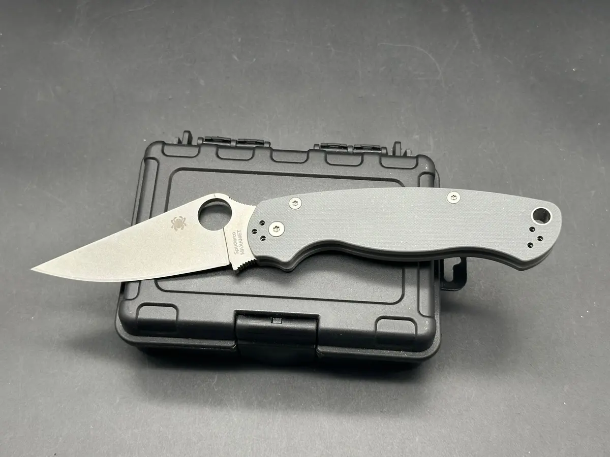 Spyderco Paramilitary 2 Knife Dark Gray G-10 (3.4" Stonewash Maxamet) 1