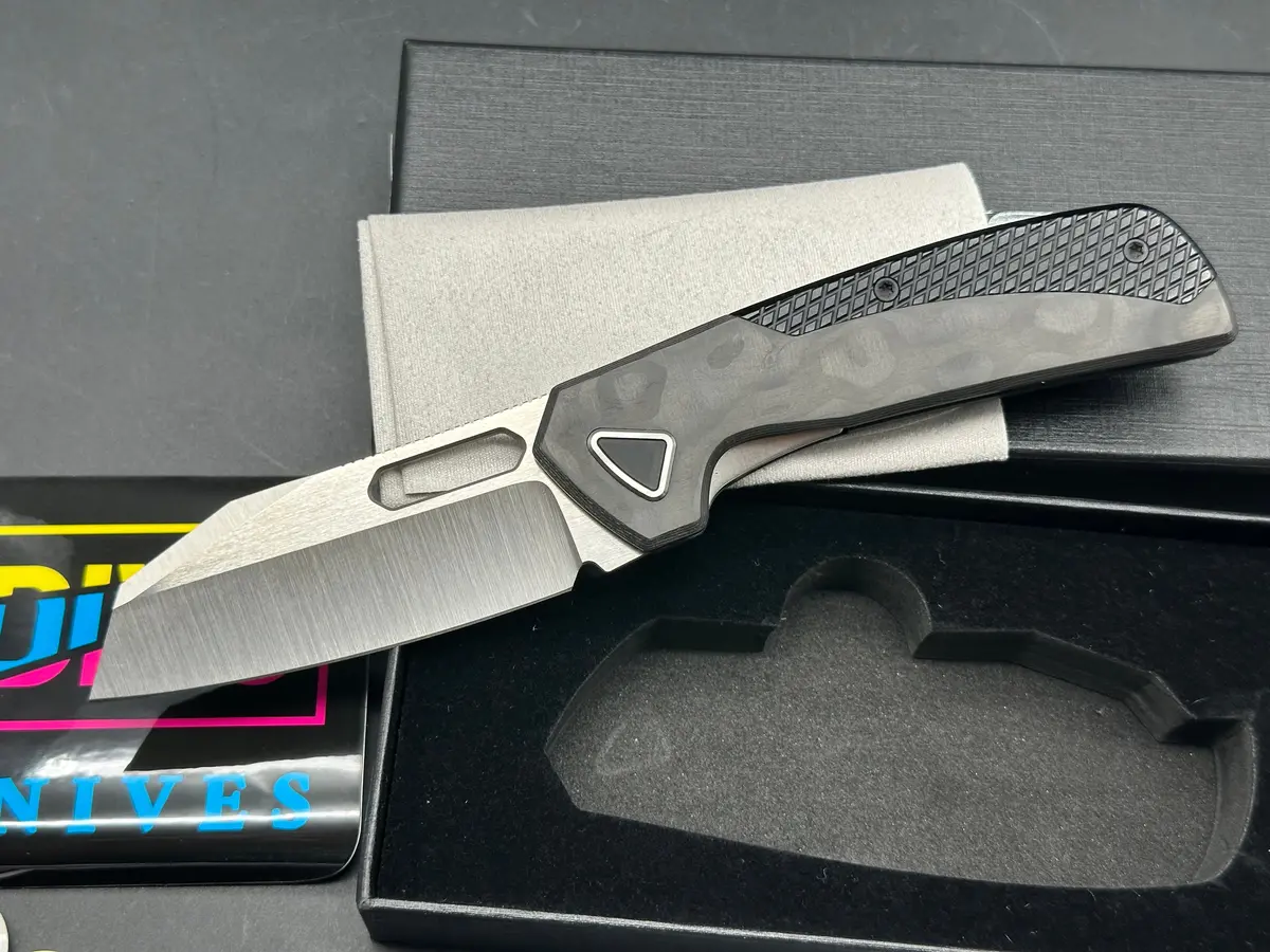 Divo Fireball Camo Carbon Scales W/S90v Blade 1