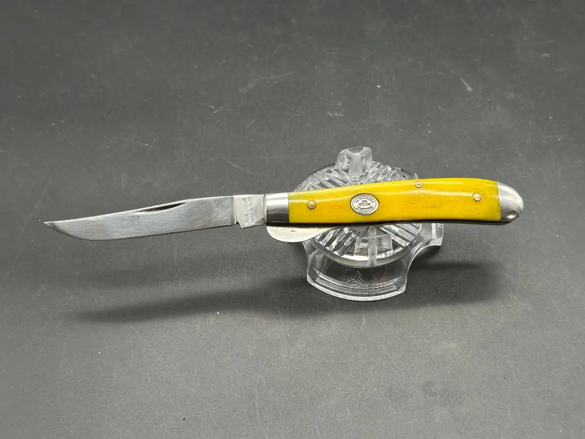 Moore Maker Liner Lock Yellow Bone 1