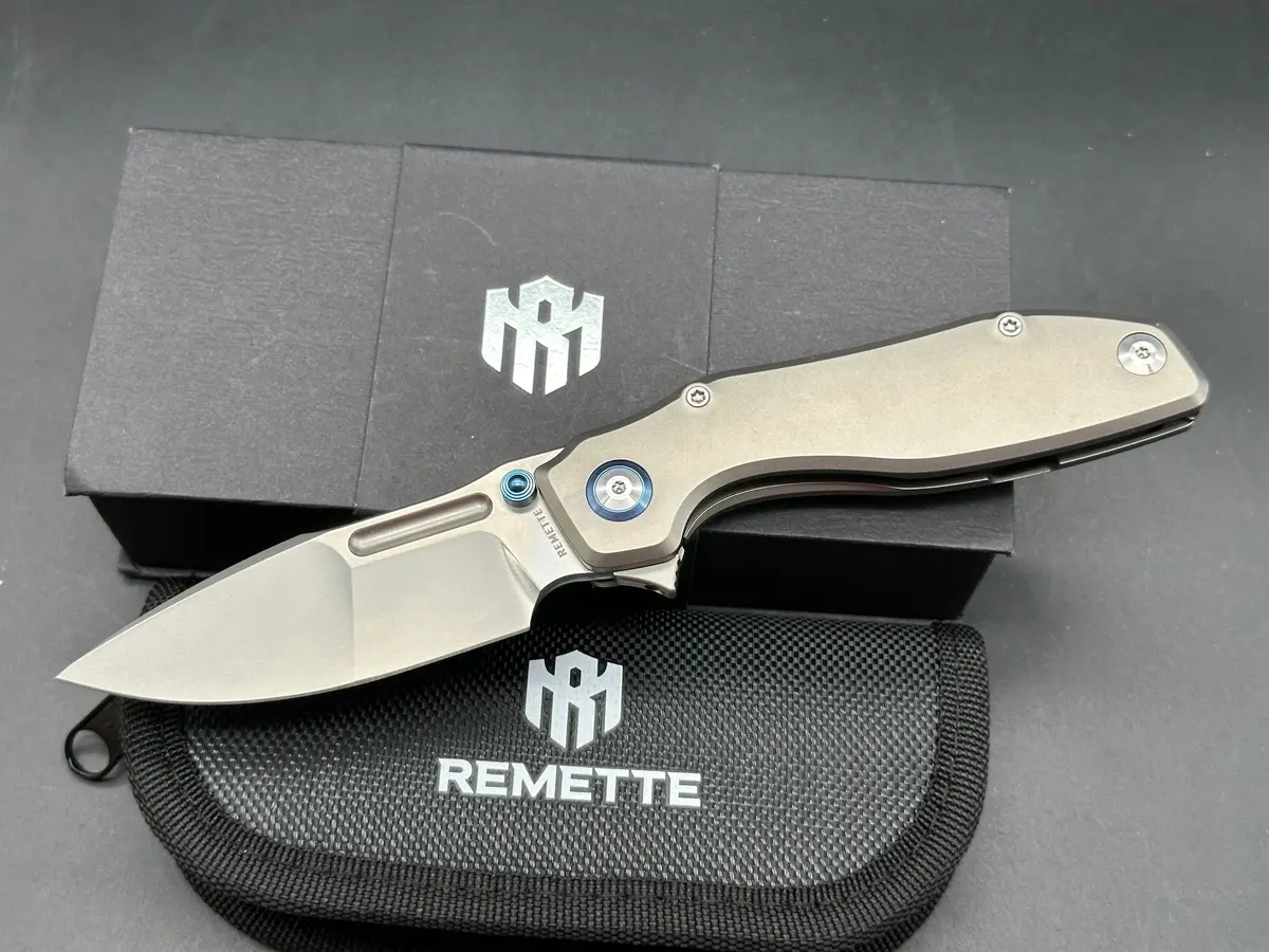 Remette Rt-Twoface Folding Knife Titanium Handle M390 Blade 1