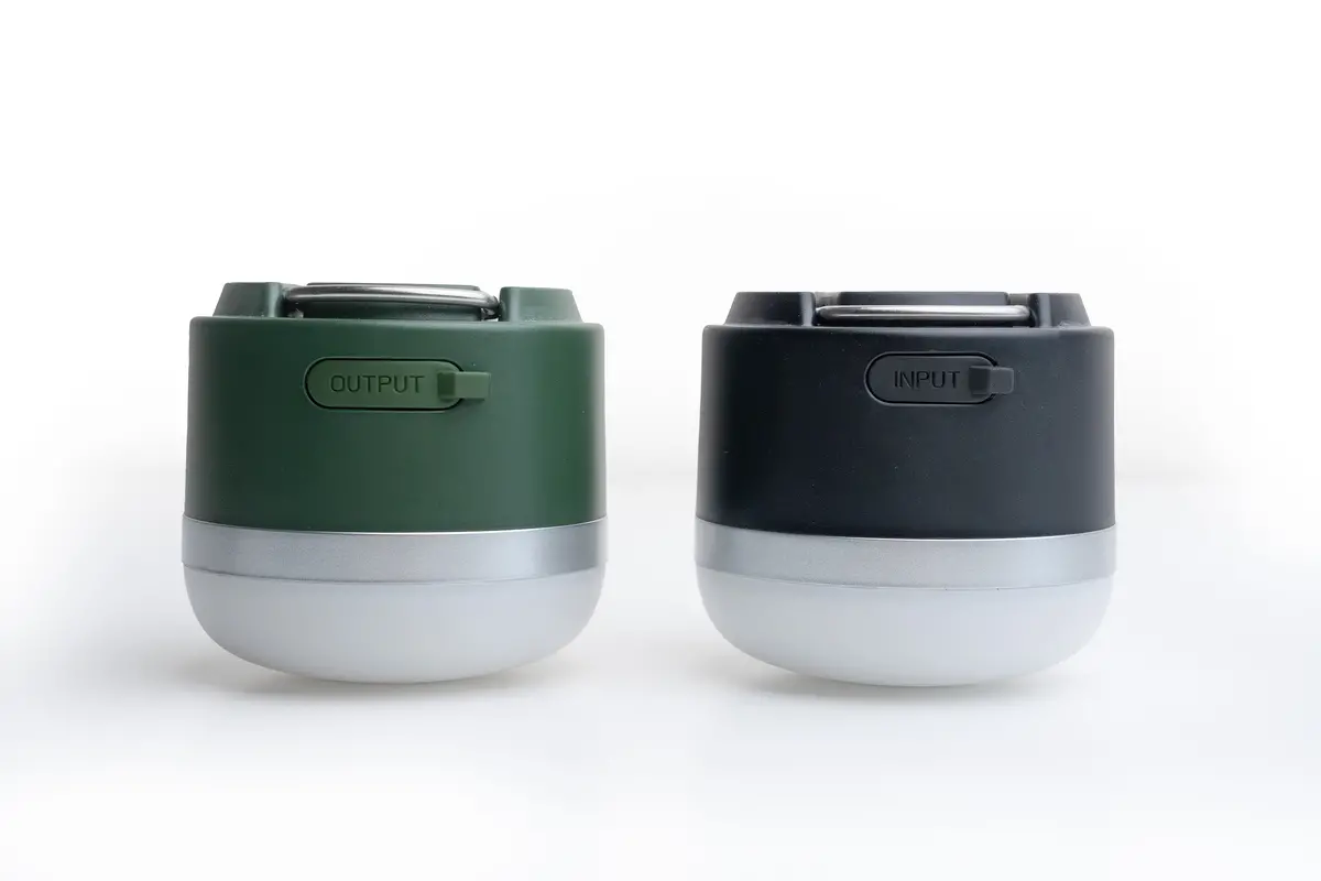 Multipurpose Magnetic Flash Light / Power Bank 1