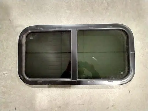 15X30 Trailer Horizontal Window 1