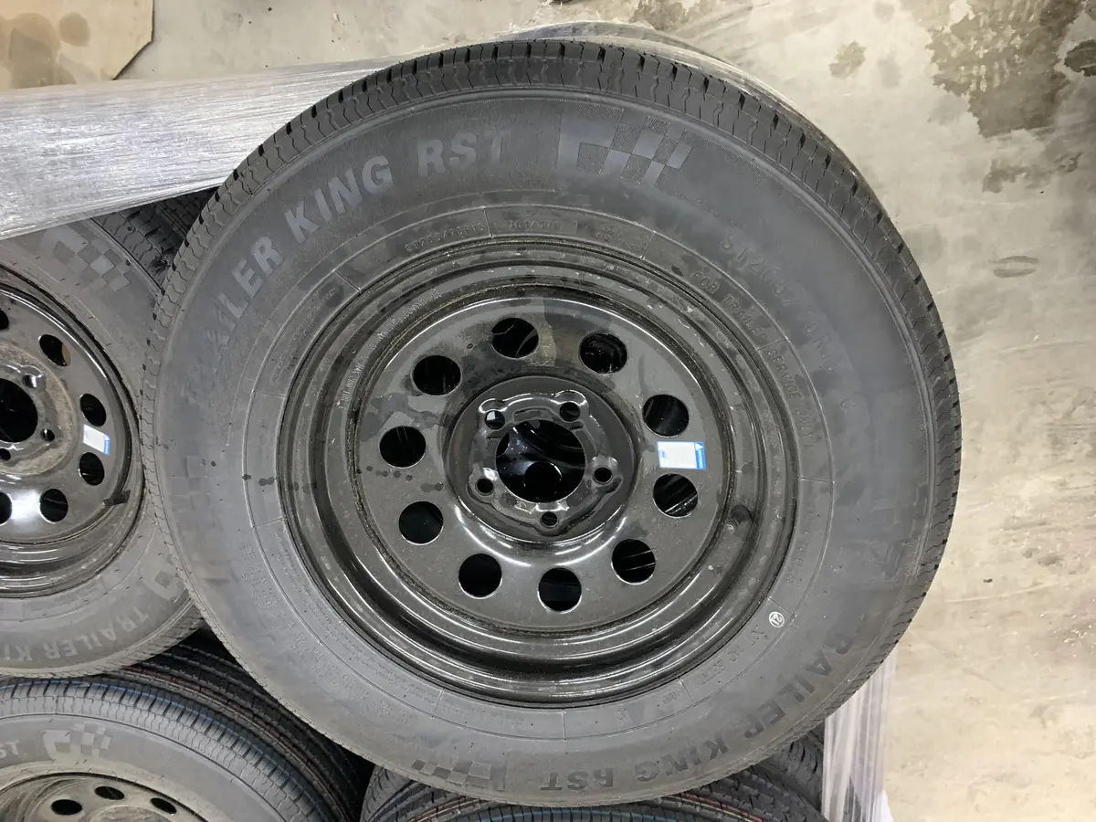 St205/75R15 545 Black Mod 1
