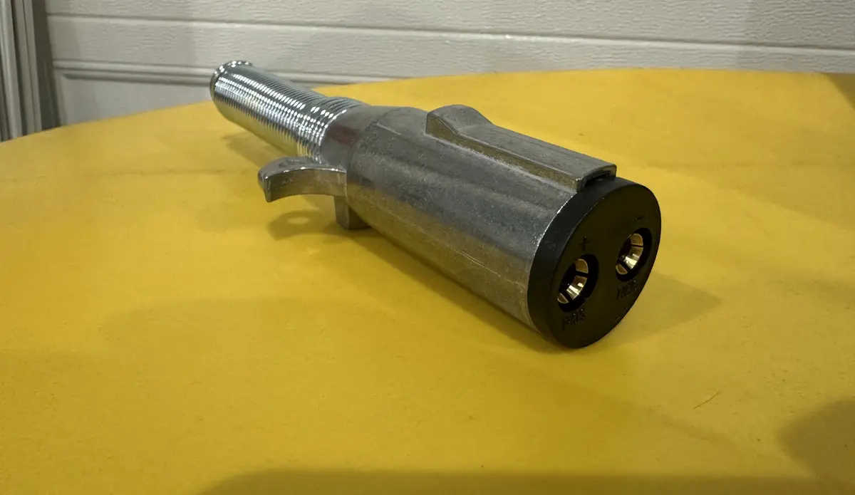 Buyer Products 2-Way Die-Cast Zinc Trailer Connector - Trailer Side - Horizontal Pins With Spring 1