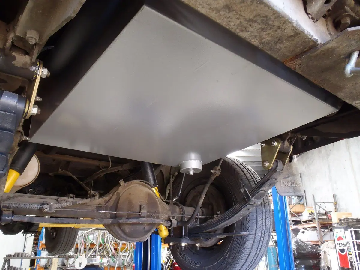 Long Range America 40 Gallon Main Replacement For Land Cruiser 62 Series (1988-1990) 1