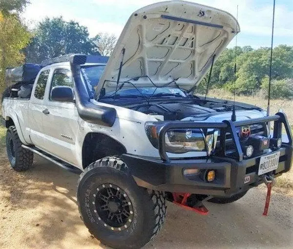 2005-2015 2Nd Gen Tacoma Hood Strut Kit 1