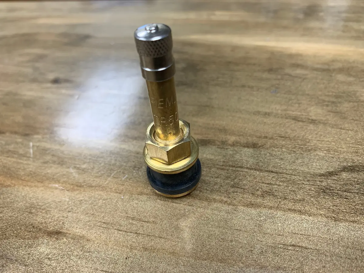 Valve Stem 0.625Dia X 2L Metal 1