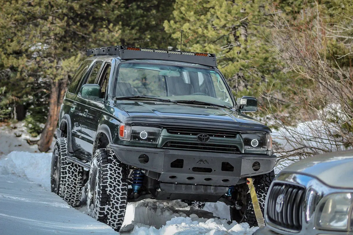 1996-2002 3Rd Gen 4Runner Closed Wing Hybrid Front Bumper 1