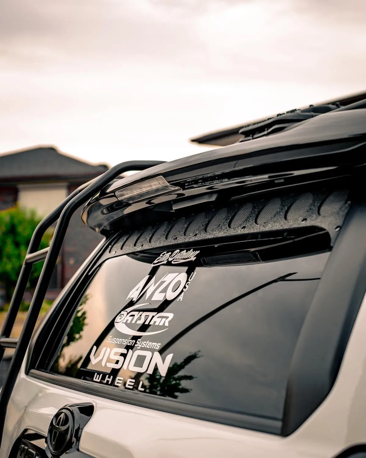 2010-2024 5Th Gen 4Runner Hatch Window Vent 1